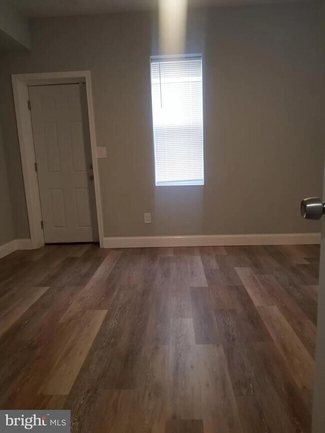 Foto del edificio - 5407 Westminster Ave