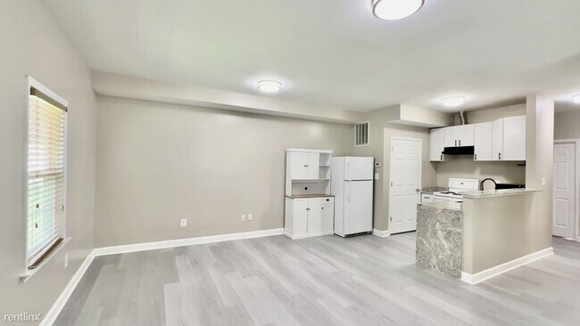 Foto del edificio - 2 br, 1 bath Duplex - 2056 Shirlington Road B