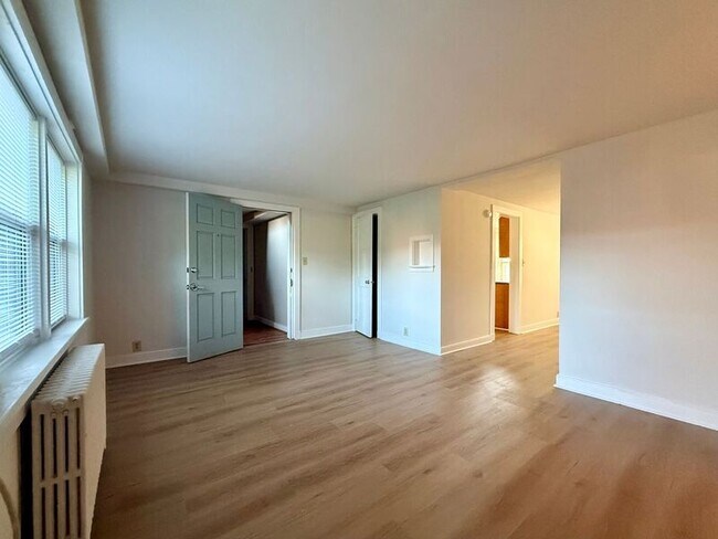 Foto del edificio - 1400 Kenmore Ave