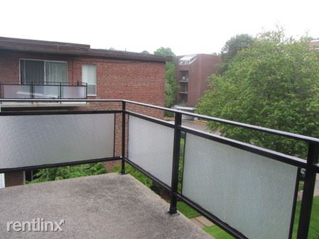 Building Photo - 57 Broadlawn Park