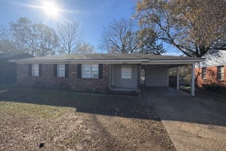 Building Photo - 3109 Christine Rd