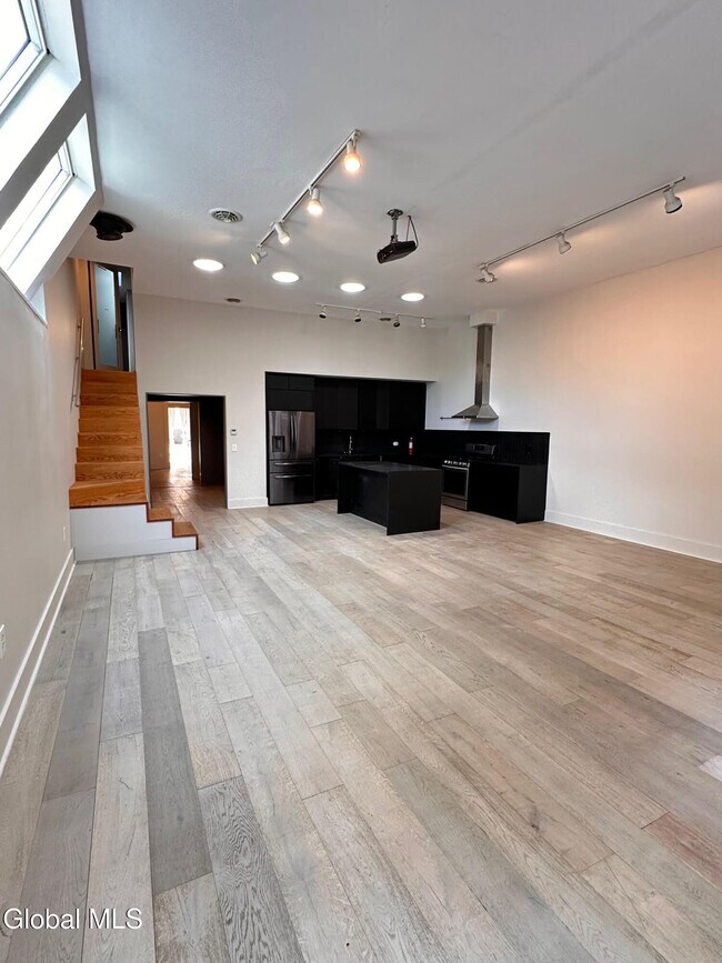 Building Photo - 53 3rd St