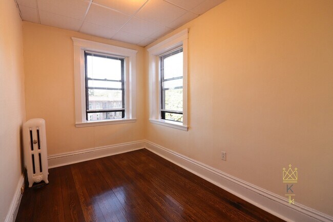 Building Photo - 1961 Commonwealth Ave