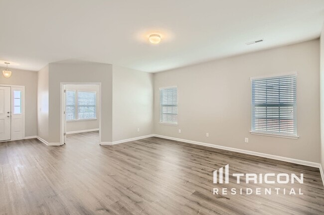 Building Photo - 12553 Druids Glen Dr