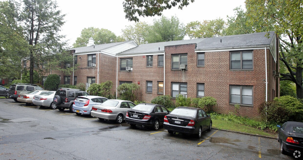 Country Club Ridge Apartments in Hartsdale, NY