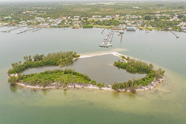 Building Photo - 1716 Indian River Dr