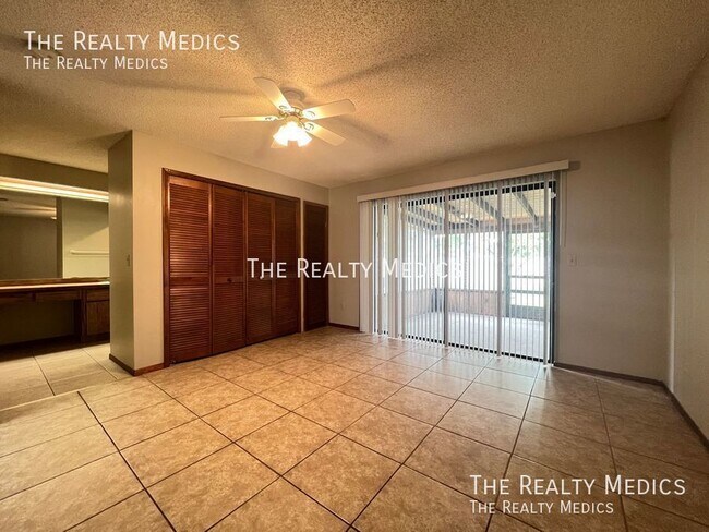 Foto del edificio - Ideal Location in Vista Villas! 3B/2B