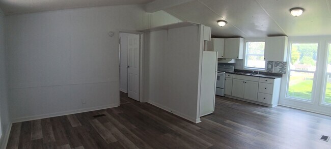 Foto del edificio - Christiansburg, 3 BR / 2 BA, Available Now