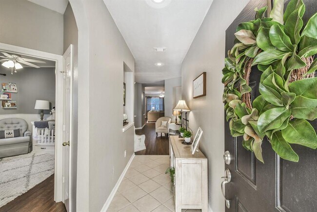 Building Photo - 15823 Stiller Park Dr