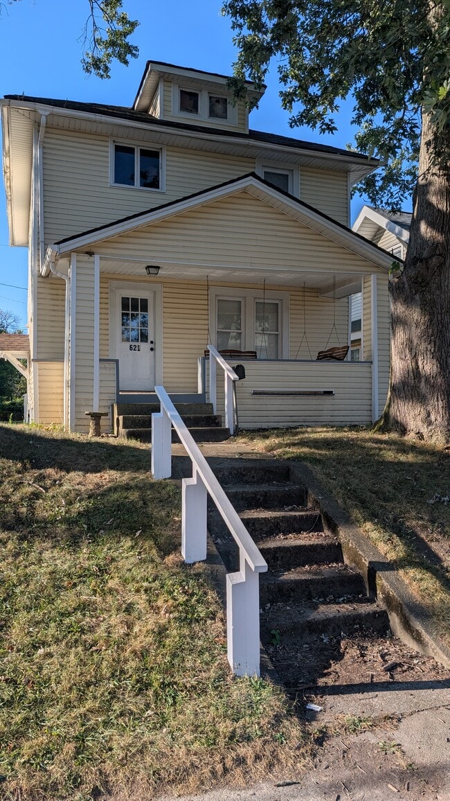 Building Photo - 621 Bebb Ave SW