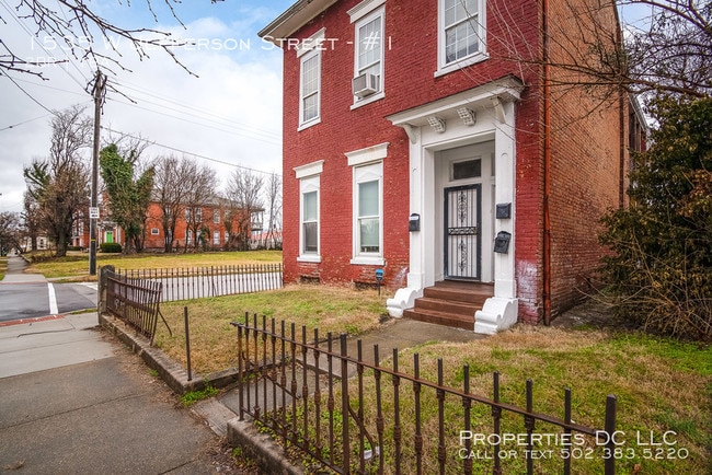 Building Photo - 1535 W Jefferson St