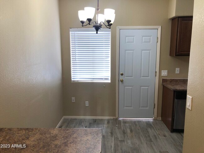 Foto del edificio - 2838 E Tracy Ln