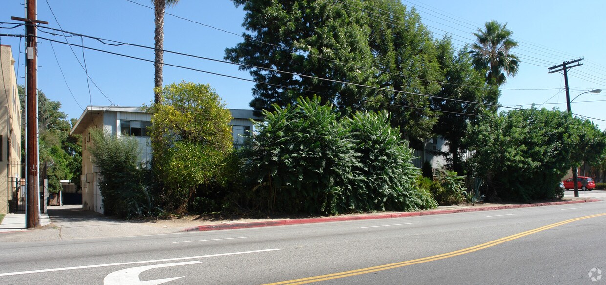 Foto del edificio - 6146 Fulton Ave
