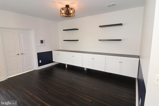 Building Photo - 2653 Sheffield Hill Way