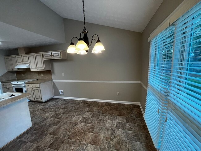 Building Photo - Blending Relaxation & Sophistication to Cr...