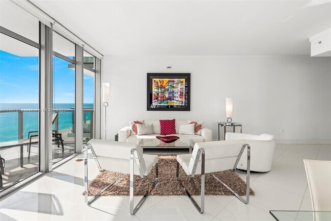 Foto del edificio - 3737 Collins Ave