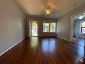 Building Photo - 1805 Sul Ross St