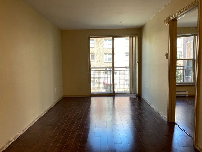 Foto del edificio - 1 Bed 1 Bath Condo in Seattle - Includes P...