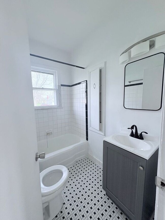 Building Photo - Charming 1 bed 1 baths in Columbus!