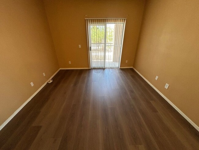 Foto del edificio - 2110 N Los Feliz St