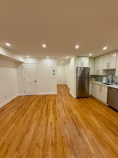 Living room - 700 Schuyler Ave Apartment