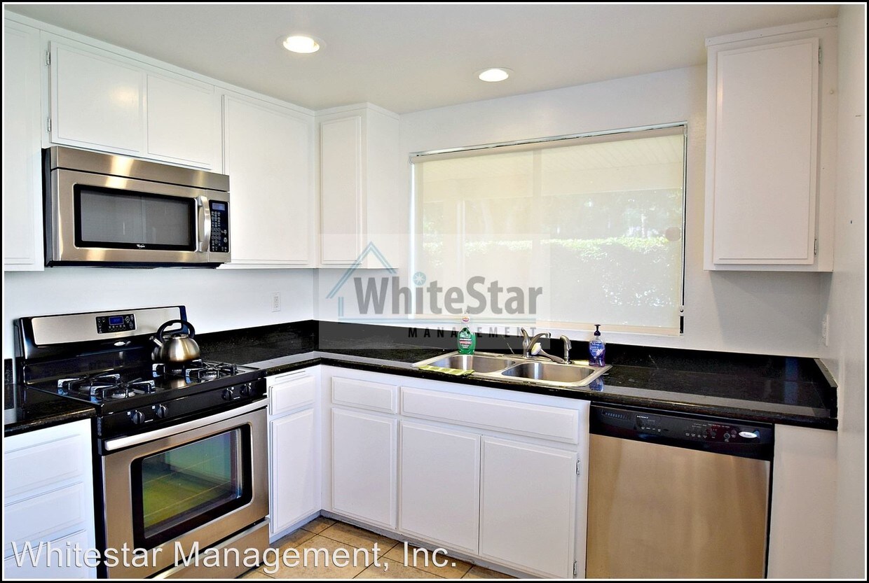 Primary Photo - 3 br, 2 bath House - 74955 San Simeon Dr