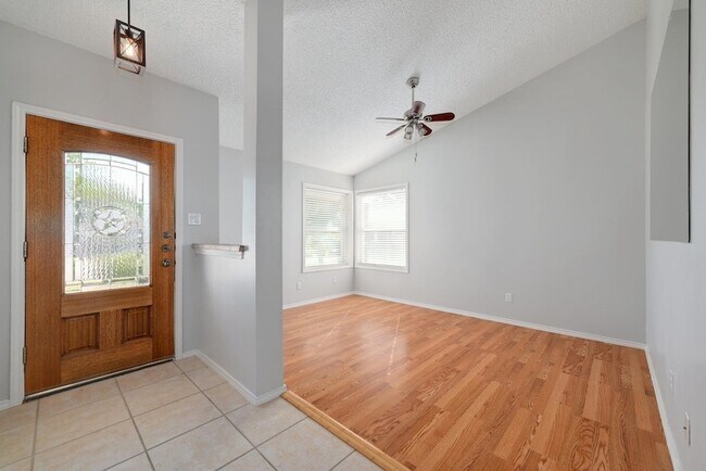 Foto del edificio - 3605 Palomar Ln