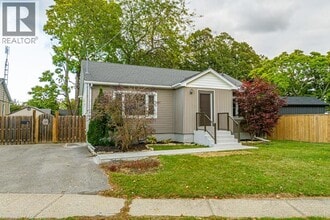 Building Photo - 14 Woodbine Ave