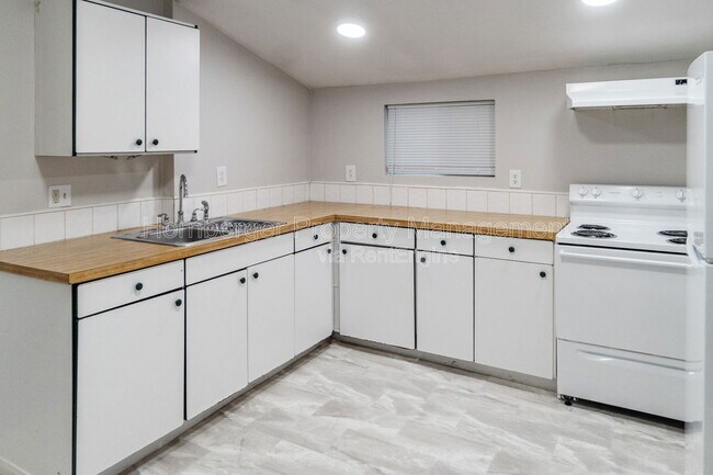 Foto del edificio - 227 E Ermina Ave