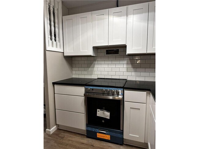 Foto del edificio - 453 13th Ave NW