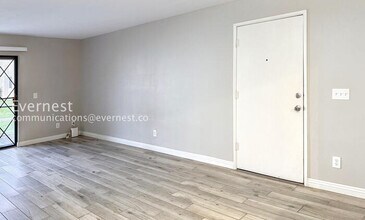 Building Photo - 1920 W Lindner Ave