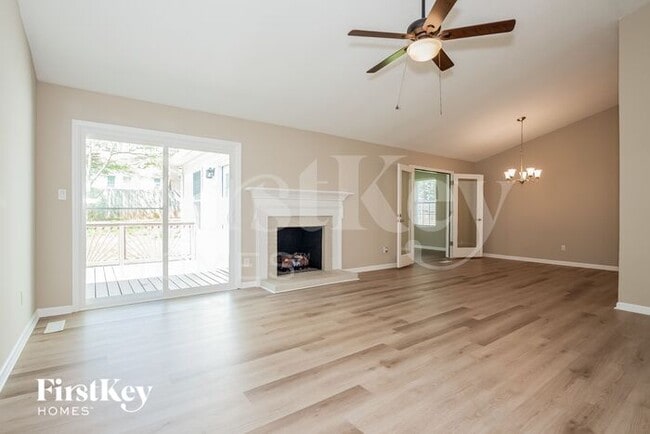 Building Photo - 2438 Amity Ave