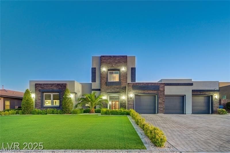 Foto principal - 8081 W Ford Ave