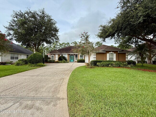 Foto del edificio - 1700 Country Walk Dr