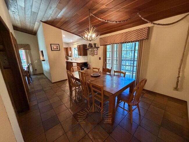 Building Photo - Bedroom Home in Incline with Garage - Dog Friendly