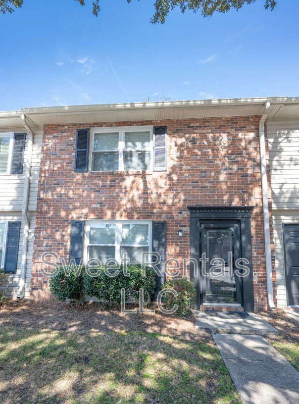 Building Photo - 415 Parkdale Dr