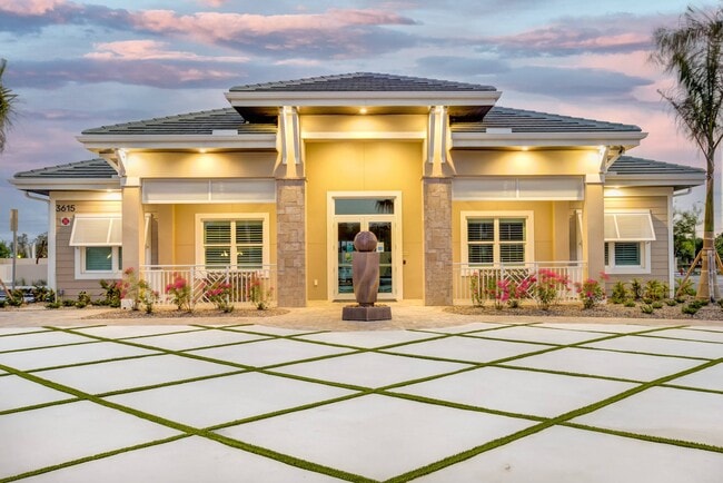 Building Photo - The Reef at Winkler