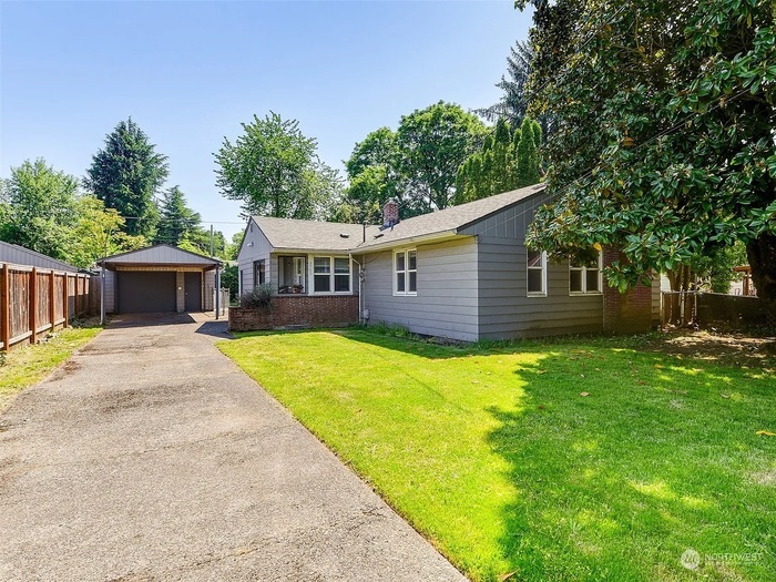 Primary Photo - Cute 3-bedroom home with a finished basement