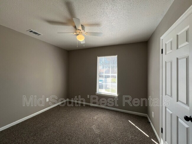 Building Photo - 3442 Dobbin Ferry Ave