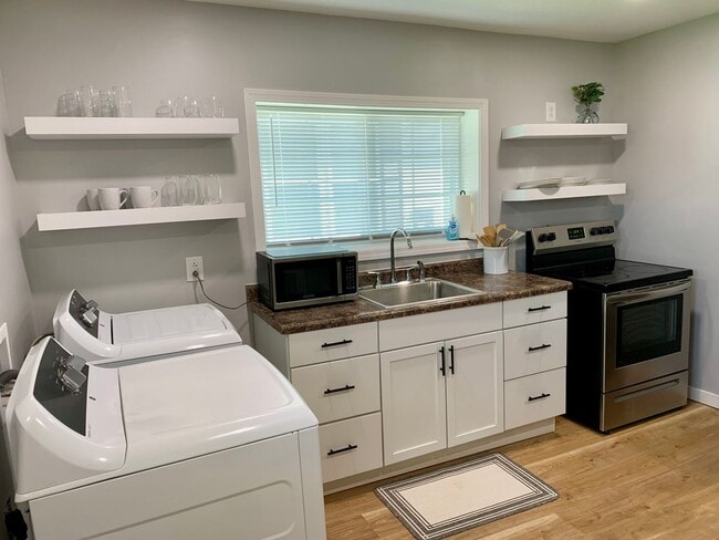 Building Photo - FURNISHED RENTAL