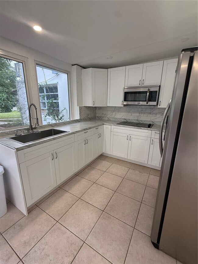 Foto del edificio - 318 SW 15th St