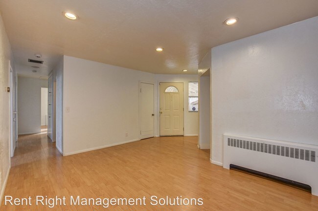 Building Photo - 2 br, 2 bath House - 440 S. Alarcon Street