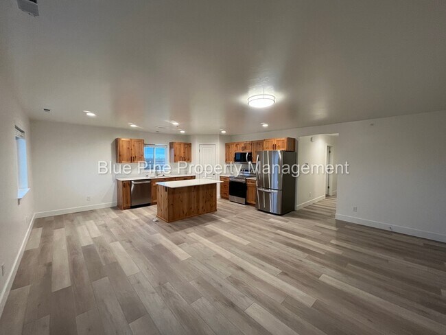 Foto del edificio - 6322 N Freedom Rd