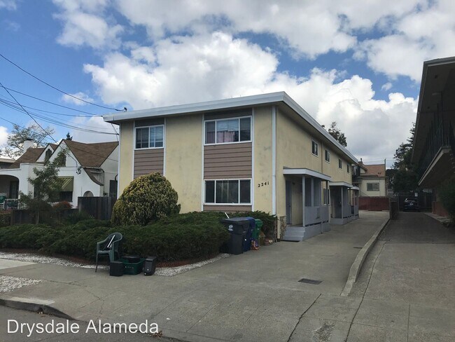Foto del edificio - 2241 Clinton Ave