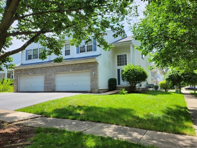 Foto del edificio - 704 Red Oak Ct