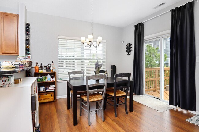 Foto del edificio - 328 Fountain Way Hampton VA 23666
