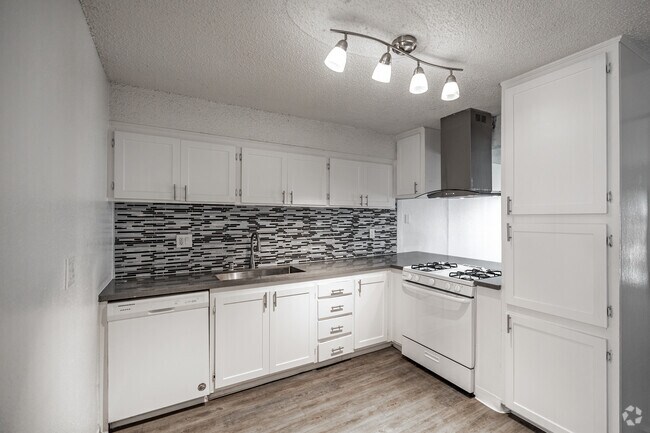 2 habitaciones, 2 baños - 121 m² - Cocina - Villa Pacific Townhomes
