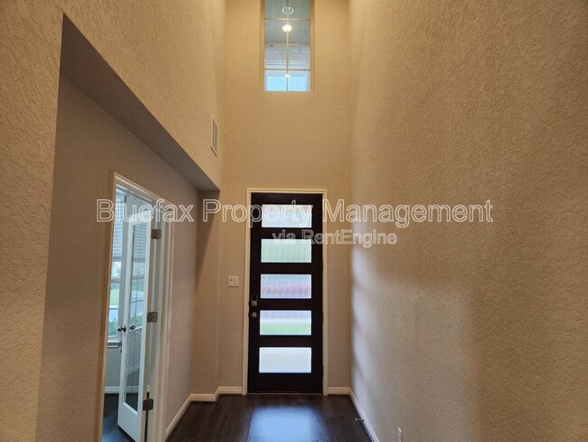 Building Photo - 13840 Tribeca