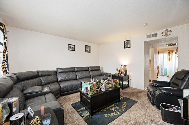 Building Photo - 8100 Creekbend Dr