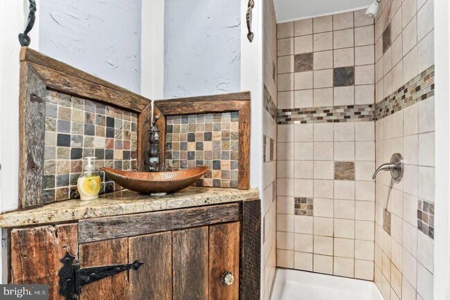 Foto del edificio - 990 Chesterville Rd